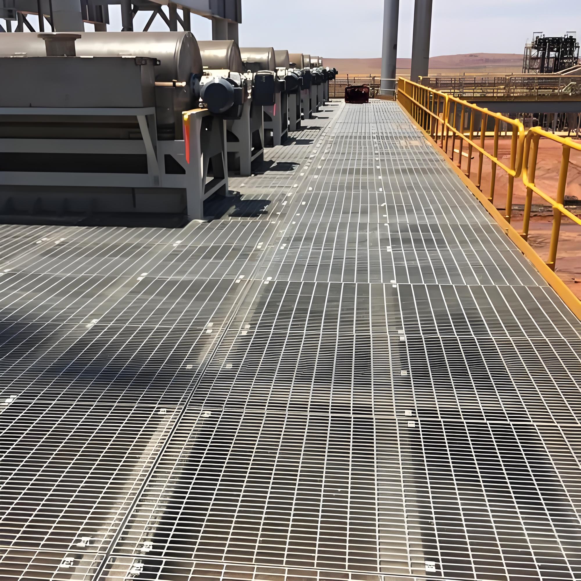 Heavy Duty Steel Grating